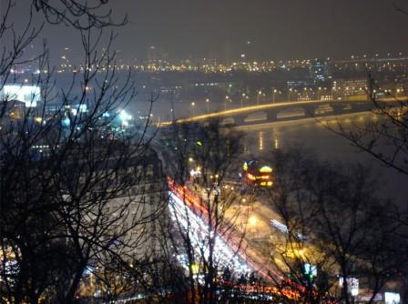 Вечерняя панорама города киева с владимирской горки